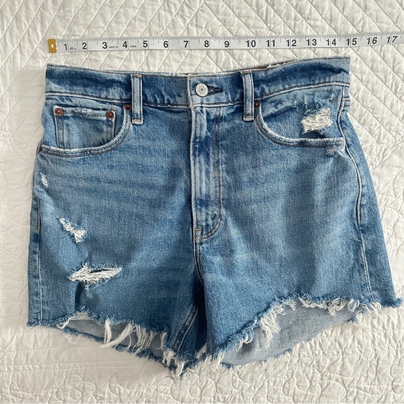Abercrombie & Fitch Distressed 4” Mom Jean Shorts High Rise Denim Women’s - Picture 4 of 8